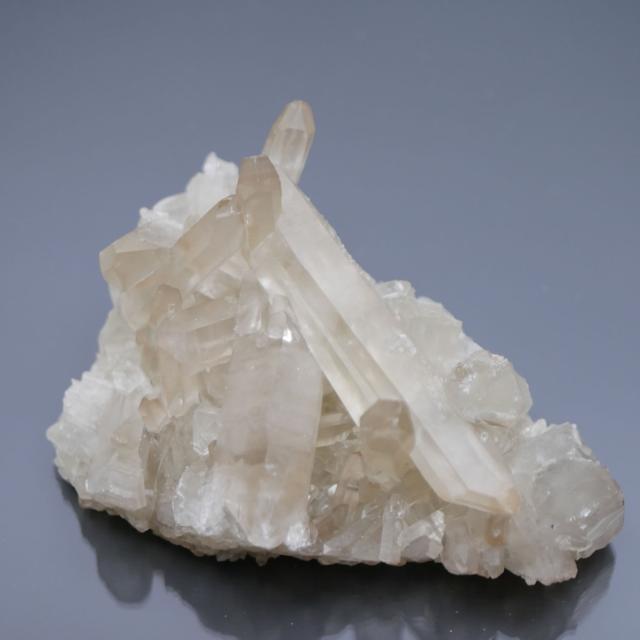 マダガスカル産 煙水晶 天然スモーキークォーツクラスター 1点物 約251g 天然石・置き物 空間 浄化 除障 魔除け ポスト投函配送不可