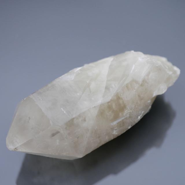 マダガスカル産 煙水晶 天然スモーキークォーツクラスター 1点物 約337g 天然石・置き物 空間 浄化 除障 魔除け ポスト投函配送不可