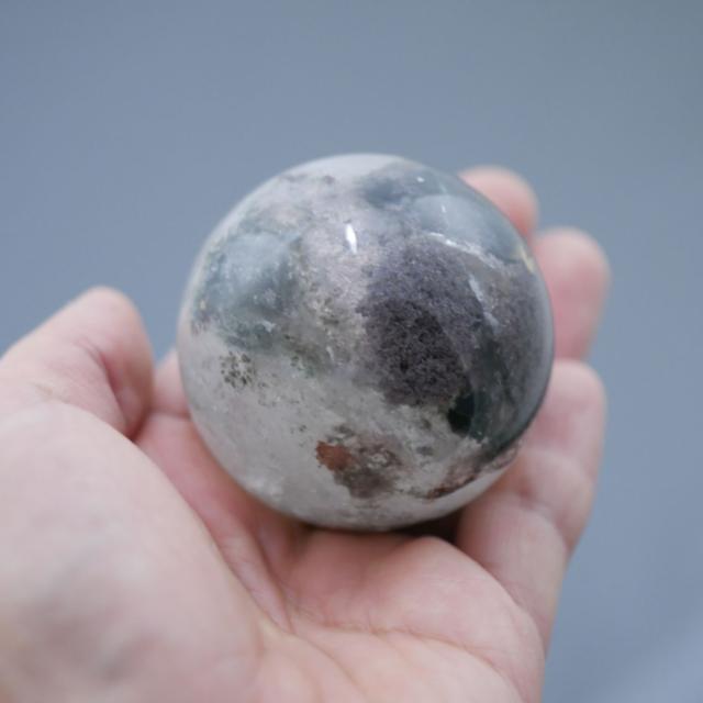 ガーデンクォーツ 庭園水晶 丸玉 52.8mm 202g 天然石 置物 台座は付属しません_9