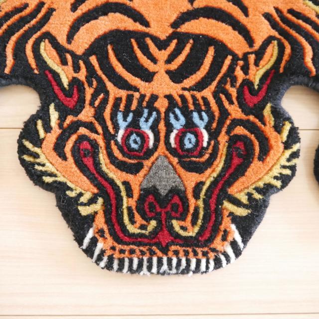 チベタンタイガーラグ 1点物 No.2 ネパールの職人が製造している本物のチベタンタイガーラグです。