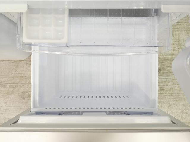 シャープ製/18,年式20年式/137L,5.5kg/中古家電2点セット_4