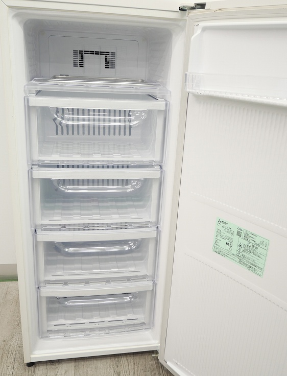 送料込み三菱冷凍庫ME-U12F-W1 2021年製121リットル