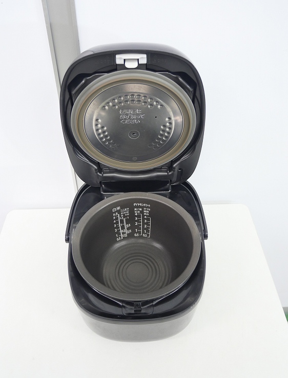 東芝製/2023年式/1.0L ,5.5合/真空IHジャー炊飯器/RC-10VRV