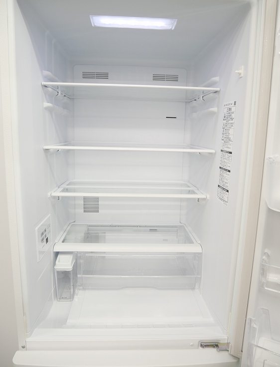 Panasonic製3ドア/2022年式/365L/ノンフロン冷蔵冷凍庫/NR-C373C-W