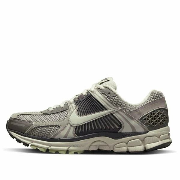 NIKE WMNS ZOOM VOMERO 5 COBBLESTONE AND FLAT PEWTER ナイキ NIKE WMNS ZOOM VOMERO 5 COBBLESTONE AND FLAT PEWTER ナイキ