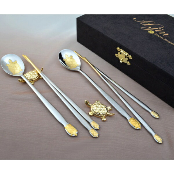 韓国 銀 金 スプーン&箸セット  AG800 GOLD 楽天市場】H.JIN 百寿百福 夫婦 チタン金 箸スプーンペアセット 亀