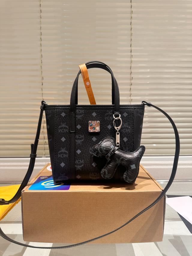 MCM トート ショルダーバッグ ライン 革 A4 ビジネス マザバ FI490