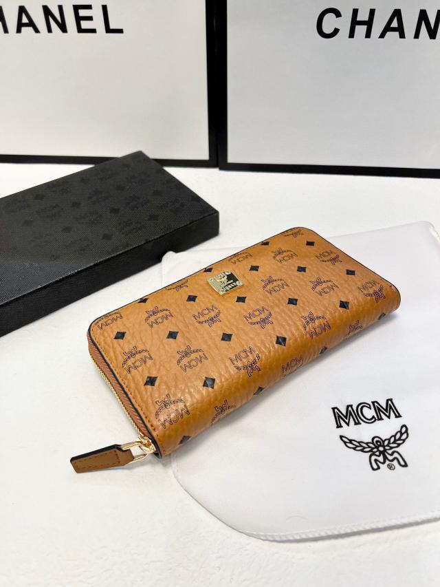 【美品】MCM セカンドバッグ　ブラウン　レザー　ヴィセトス　スタッズ MCM クラッチバッグ ヴィセトス スタッズ レザー ブラウン : JJ
