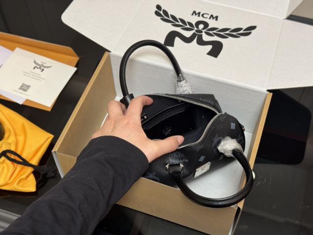 MCM ミニボストンバッグ ヴィセトス ブラック MCM ブラック エムシー