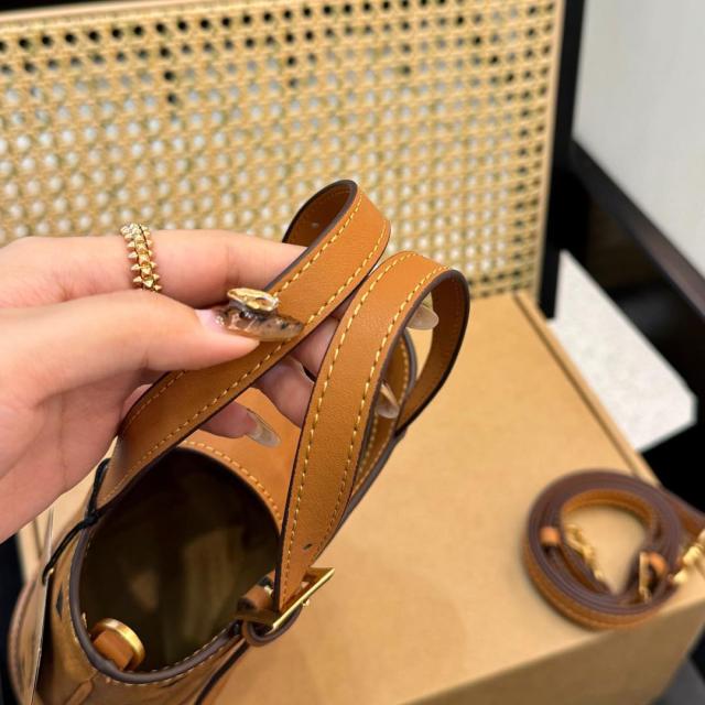 MCM バケット ショルダーバッグ MCM 巾着 ミニショルダーバッグ