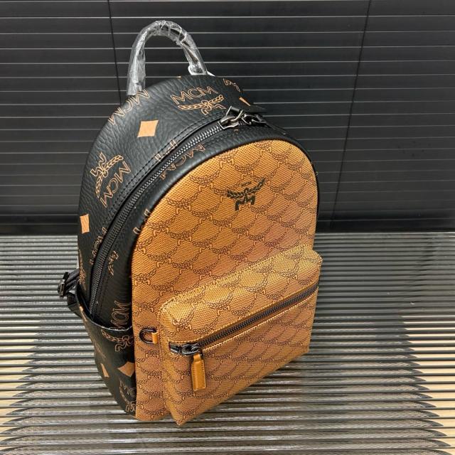 エム・シー・エム MCM BACKPACK ヴィセトスキャンパス リュック