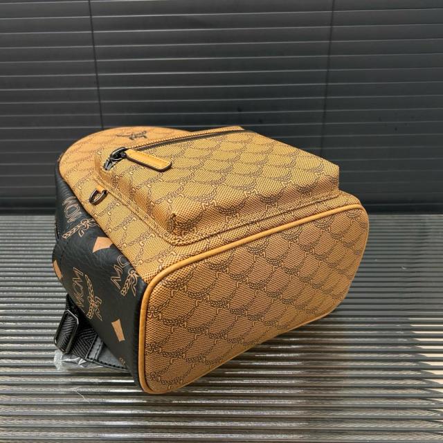 エム・シー・エム MCM BACKPACK ヴィセトスキャンパス リュック