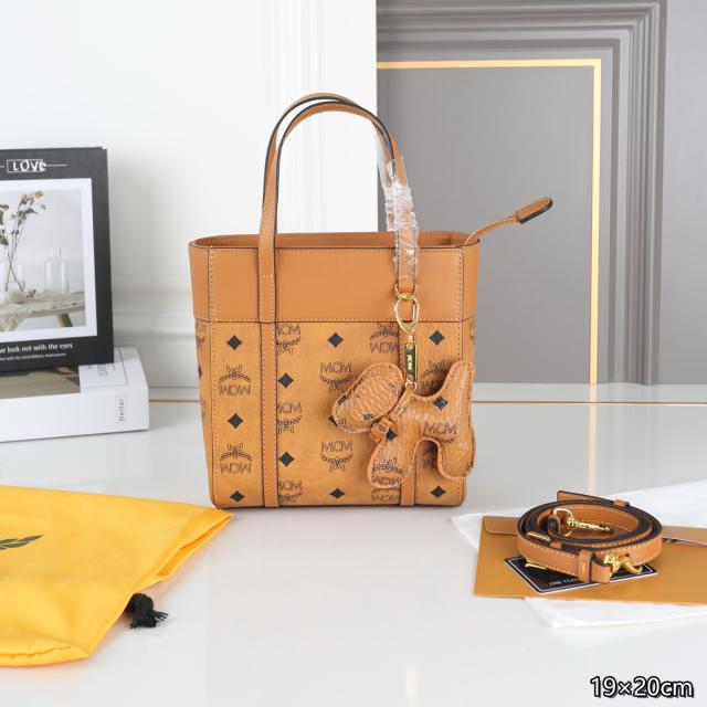 MCM エムシーエム トートバッグ 黒 ベージュ☆ MCM エムシーエム トートバッグ 黒 ベージュ☆