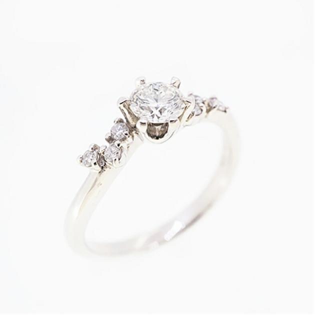 【jv444】 リング Pt900 プラチナ ダイヤモンド 0.3ct/0.06ct 11号 未使用【中古】レディース