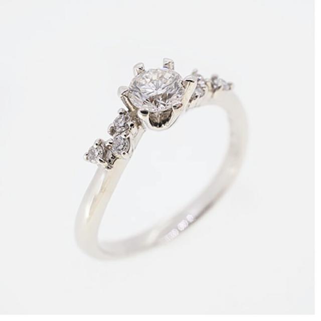【jv488】 リング Pt900 プラチナ ダイヤモンド 0.308ct/0.06ct 11号 未使用【中古】レディース