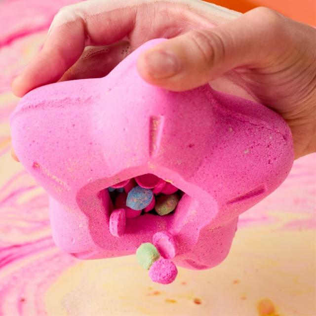 LUSH スノーフェアリーライツ ボム バスボム クリスマス 限定 2025