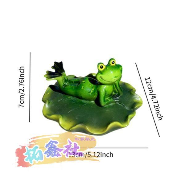 池の水に浮かぶカエルの置物 コレクション用動物像 池用 屋外スタイル 池の水に浮かぶカエルの置物 コレクション用動物像 池用 屋外スタイル