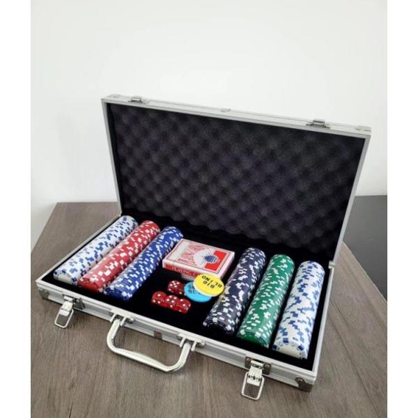 カジノスタイル チップセット 50枚以上 楽天市場】センター商事 カジノチップ300枚&BJマットセット