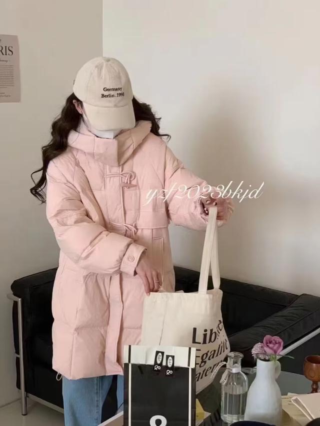 フード付きダウンレディースロングコート 冬新作 韓国風 ホーンボタン シルエット 白いダウン おしゃれ アウター