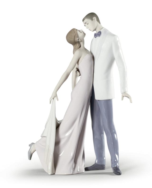 Happy Anniversary LLADRO リヤドロ 男女 愛 ダンス 社交界 置物 オブジェ インテリア 人形 磁器 かわいい おしゃれ スペイン プレゼント 玄関 お祝い 新築 開業 癒し リビング 寝室 事務所 オフィス 【正規品】 01006475