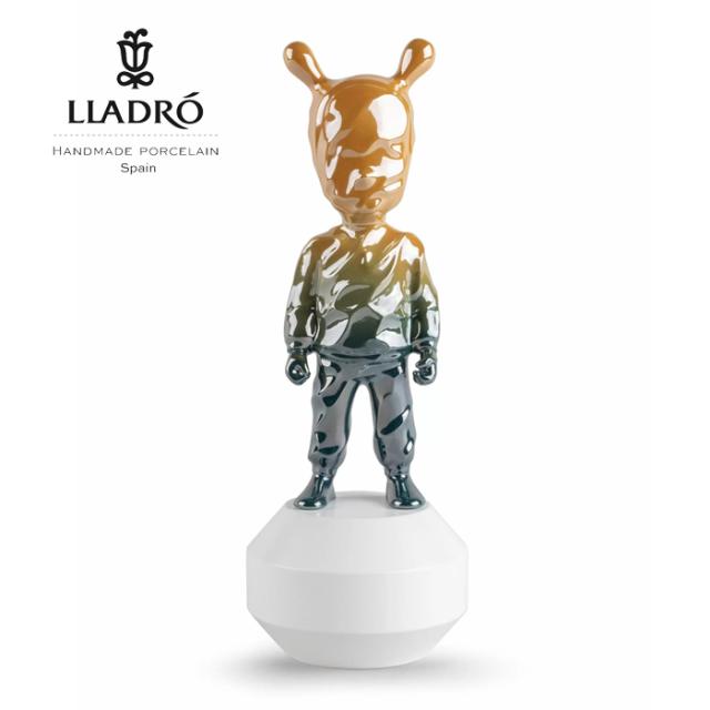 The Guest by Supakitch 小 LLADRO リヤドロ リアル フィギュリン  ゲスト 置物 オブジェ インテリア 人形 磁器 おしゃれ かわいい スペイン プレゼント 玄関 お祝い 新築 開業 癒し リビング 寝室 事務所 オフィス 【正規品】 01007756