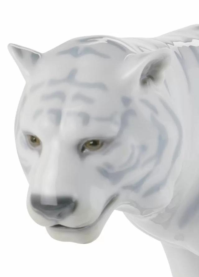 リヤドロ　ホワイトタイガー 陶器　置物 The Tiger 虎 LLADRO リヤドロ ホワイトタイガー リアル