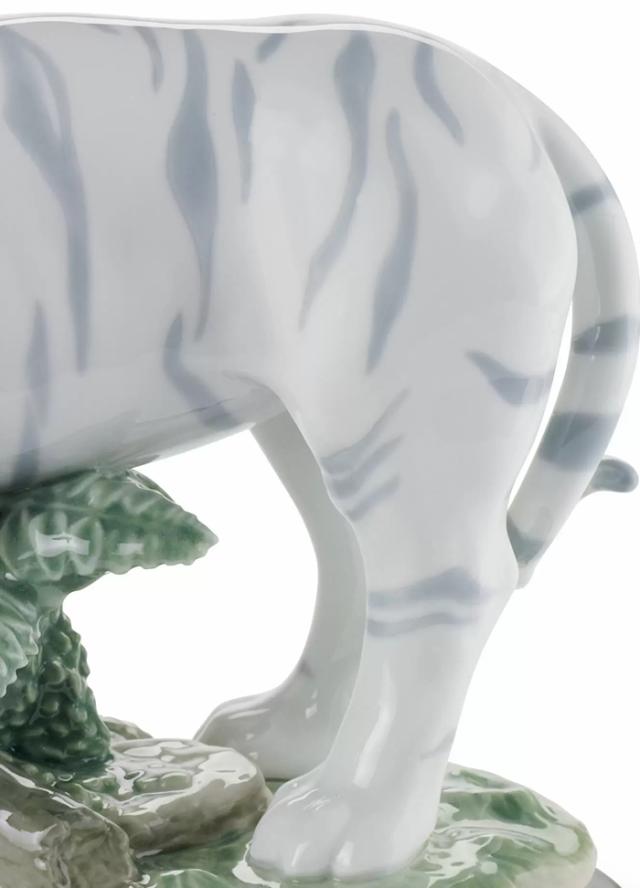 The Tiger 虎 LLADRO リヤドロ ホワイトタイガー リアル フィギュリン