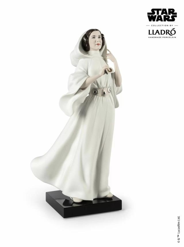 レイア姫  STAR WARS スターウォーズ LLADRO リヤドロ  置物 人形 フィギュリン オブジェ インテリア 磁器 リアル スペイン プレゼント 結婚 お祝い 新築 開業 リビング 寝室 事務所  【正規品】01009412