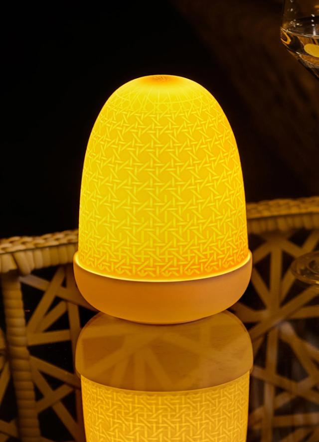 Dome Lamp 柳 リヤドロ LLADRO 卓上 ランプ  磁器 インテリア プレゼント お祝い 寝室 新築 開業 玄関 オフィス
