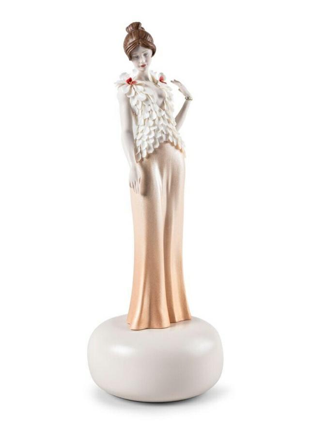 【限定品】オート・アリュール(精華) 01009745 LLADRO リヤドロ リアル  置物 女性 オブジェ インテリア 人形 磁器 かわいい スペイン プレゼント 玄関 お祝い 新築 開業 癒し リビング 寝室 事務所 オフィス 【正規品】