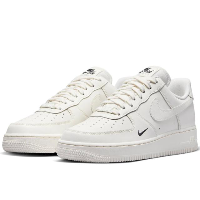 ナイキ NIKE エア フォース 1 ’07 エッセンシャル [W AIR FORCE 1 '07 ESS] セイル/ブラック/セイル HF1058-133 ナイキジャパン正規品