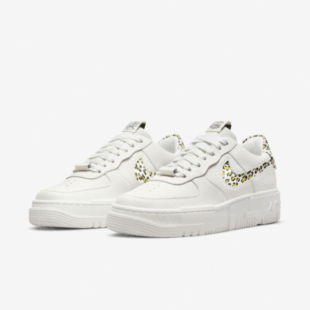 送料無料 NIKE WMNS AIR FORCE 1 LOW PIXEL DH9632-101 Leopard/White 並行輸入品