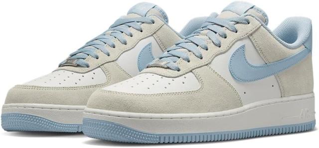 [ナイキ] エア フォース 1 ‘07 LV8 [AIR FORCE 1 ‘07 LV8] ライトボーン/サミットホワイト/ライトアーモリーブルー FQ8714-005