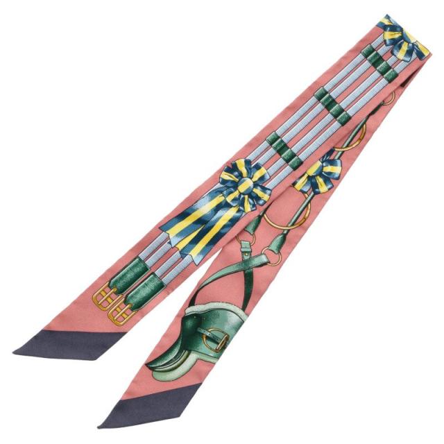 エルメス   Jumping ジャンピング総柄シルクツイリースカーフ 中古 GZ14