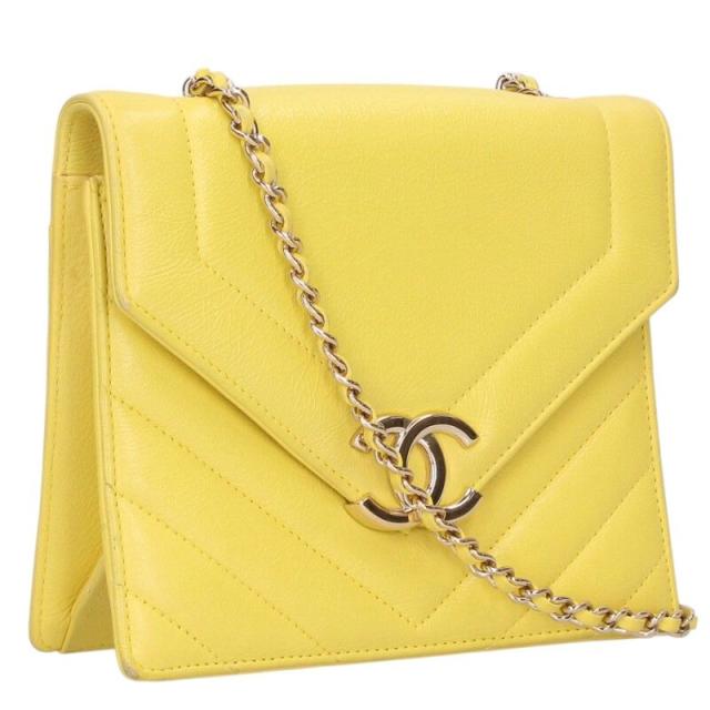 シャネル   シェブロン カーフスキンチェーンショルダーバッグ 中古 SB01