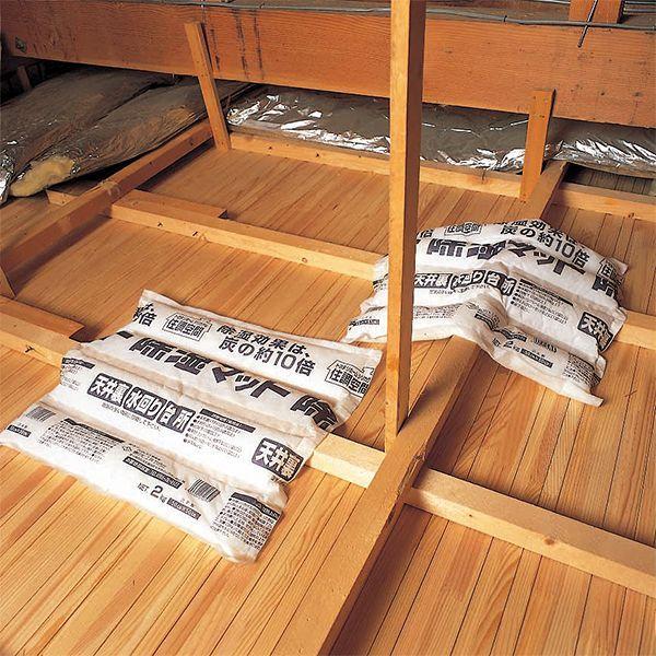 除湿剤 天井裏用除湿マット 1坪用 2kg ×8個 豊田化工 シリカゲル 除湿シート 湿気取り 除湿 クローゼット 大容量 天井裏 湿気対策 調湿剤 タンス 床下収納庫