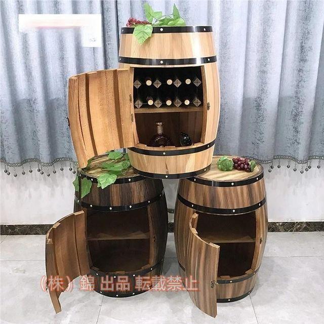 装飾的な黒と金の陶器ボトル 装飾的な黒と金の陶器ボトル