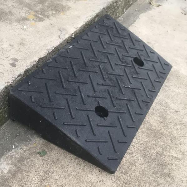 ゴム製段差スロープ転倒防止段差プレート高さ13-20cmカー
