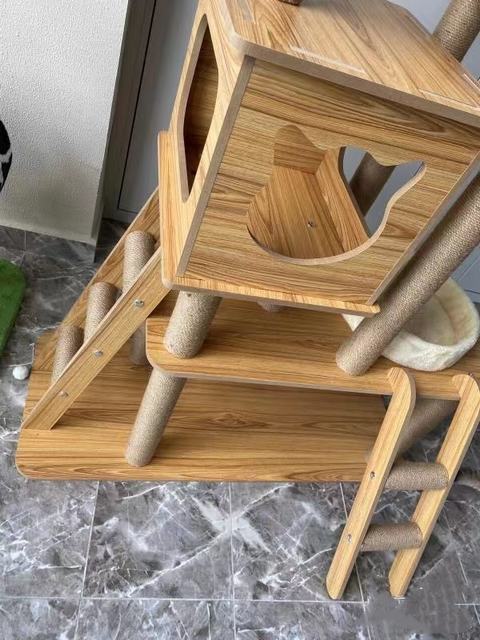 キャットタワー 透明宇宙船 頑丈 据え置き木製 麻紐 爪とぎボール 猫