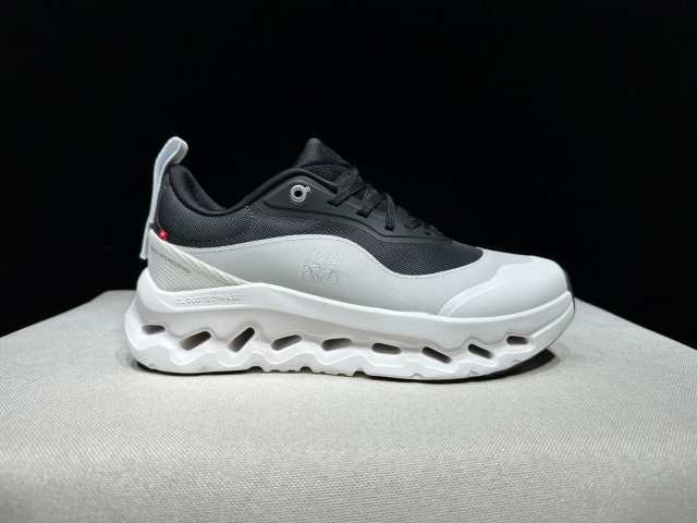 LOEWE×On Cloudtilt2 ローカットスニーカー/26