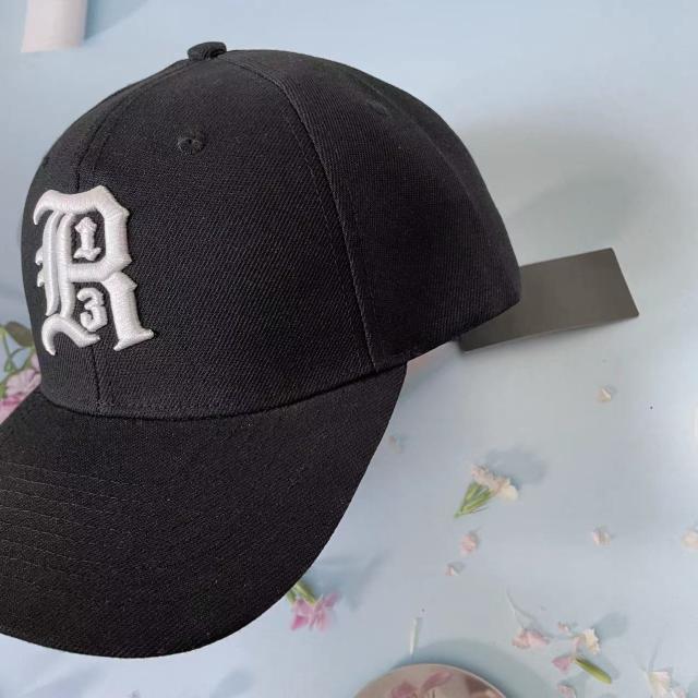 R13 (アールサーティーン) フロントロゴ刺繍 ベースボールキャップ R13 (アールサーティーン) フロントロゴ刺繍 ベースボールキャップ