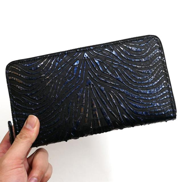 ラウンドファスナー長財布 本革 パイソン 財布 小銭入れあり ウェーブ風型押し仕上げ ブラック ラウンドファスナー長財布 本革 パイソン 財布 小銭入れあり ウェーブ