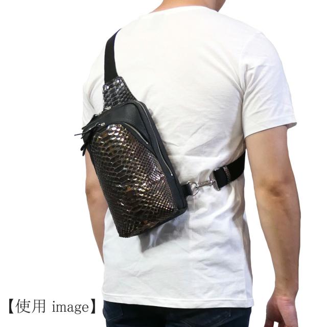 ボディバッグ メンズ レザー ショルダーバッグ 斜めがけ / 縦型 大容量