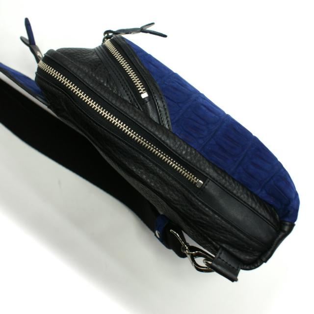 ボディバッグ メンズ レザー ショルダーバッグ 斜めがけ / 縦型 大容量