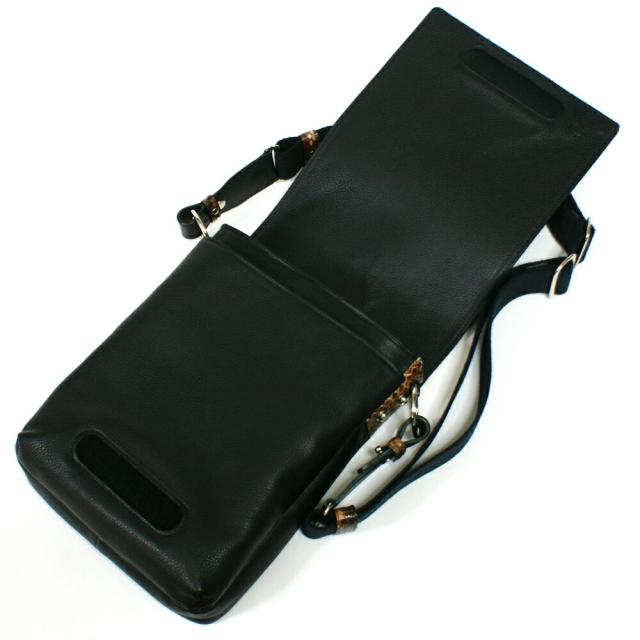 ショルダーバッグ 斜めがけバッグ 肩掛けバック / 縦型 B5 かぶせ型