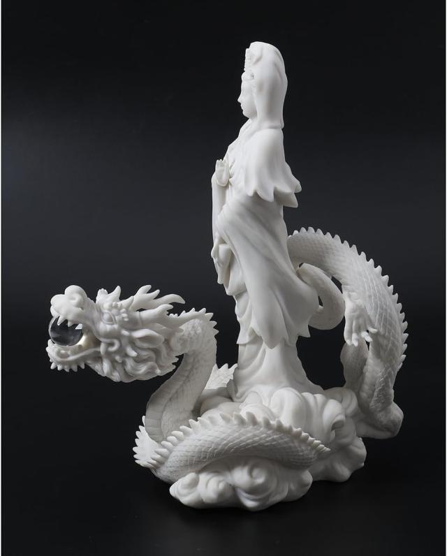 彫像 仏教 女神 観音 観音菩薩像 蓮華台 美術品 蓮華台の上に立つ観音