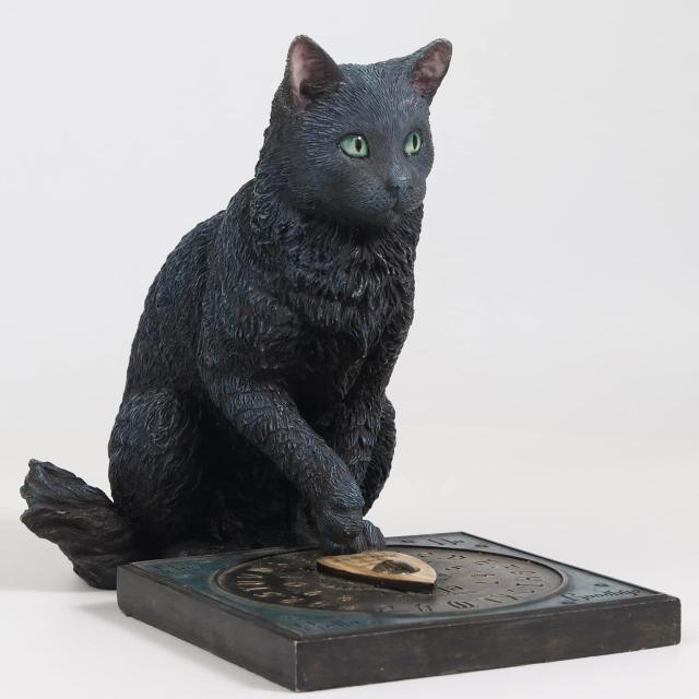 精霊板の前に座って「主の声」を待っている神秘的な黒猫彫像ねこ置物彫刻キャットフィギュア置物輸入品_1