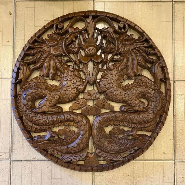 即納！直径約61cm中華風ダブルドラゴン双竜チーク材木製彫刻 吊り下げ式壁掛けアートメダリオン円盤 トロピカルブラウン色 壁彫刻 工芸装飾 オーナメント 中華飯店輸入品_3