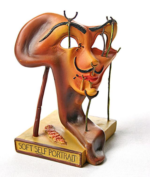 サルバドール・ダリ　焼いたベーコンのある柔らかい自画像　シュールレアリスム彫像 Amazon.co.jp: サルバドール・ダリ 世界の名画 焼いたベーコンの