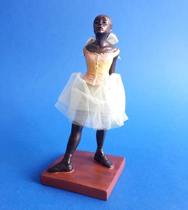 パラストーン製 ドガ作 リトルダンサー『14歳の小さな踊り子』(1881) ファブリック製スカート彫像 バレー 贈り物 誕生祝い（輸入品）_1